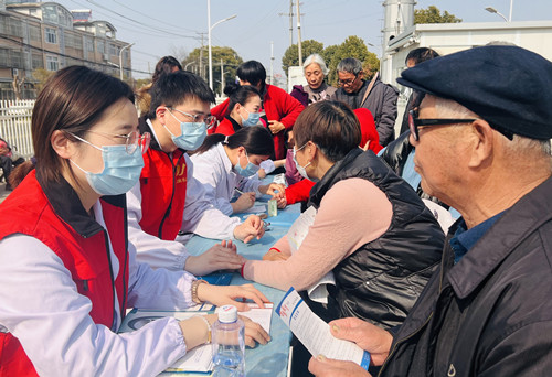 2023.3.6學雷鋒踐行初心 義診行溫暖人心.JPG